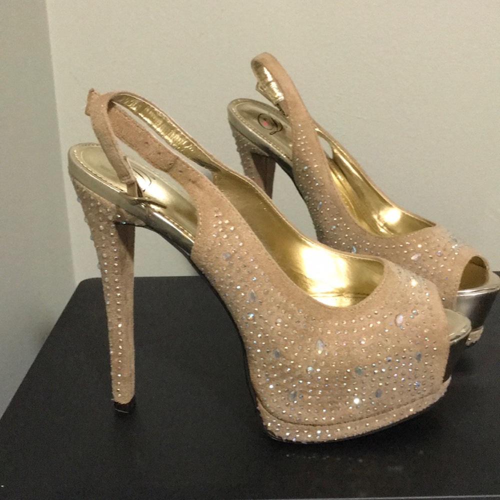 Gold Heart In D Pretty Aurora Borealis Sequence Platform Spiked 6”Heel T…